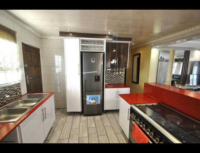 3 BEDROOM HOUSE FOR SALE IN DAWN PARK